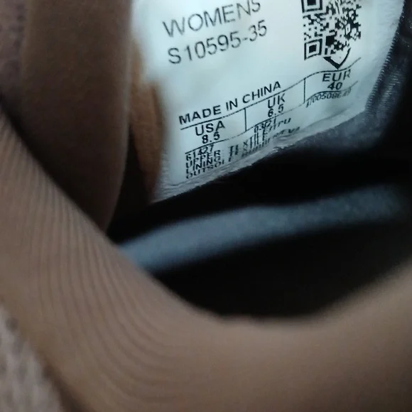 Saucony Triumph 18 Tennis Shoes Womens Size 8.5 - Picture 9 of 9